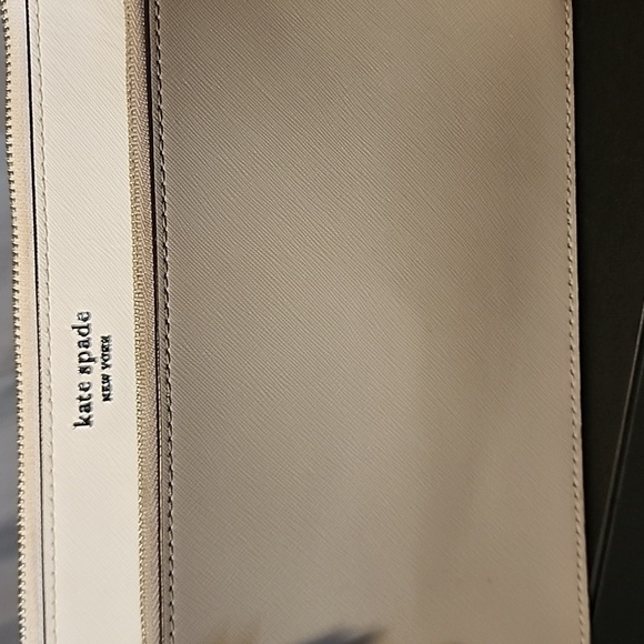 Kate Spade New York Cameron Zip Crossbody Like New - Picture 3 of 9